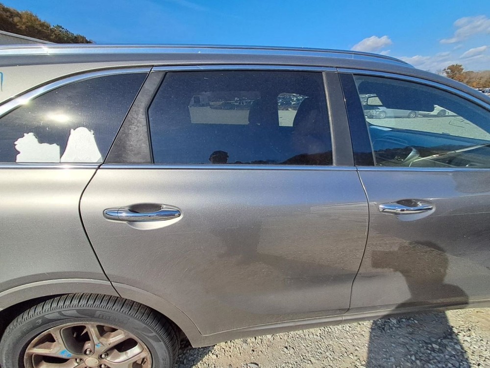 SORENTO 2016 Glove Box 4871033