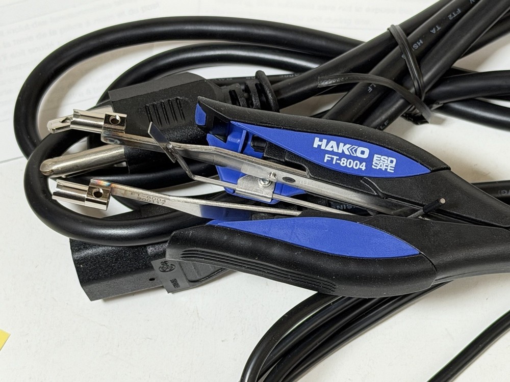 Hakko FT-802 Thermal Wire Stripper Station FT-8004 Handpiece Complete Set