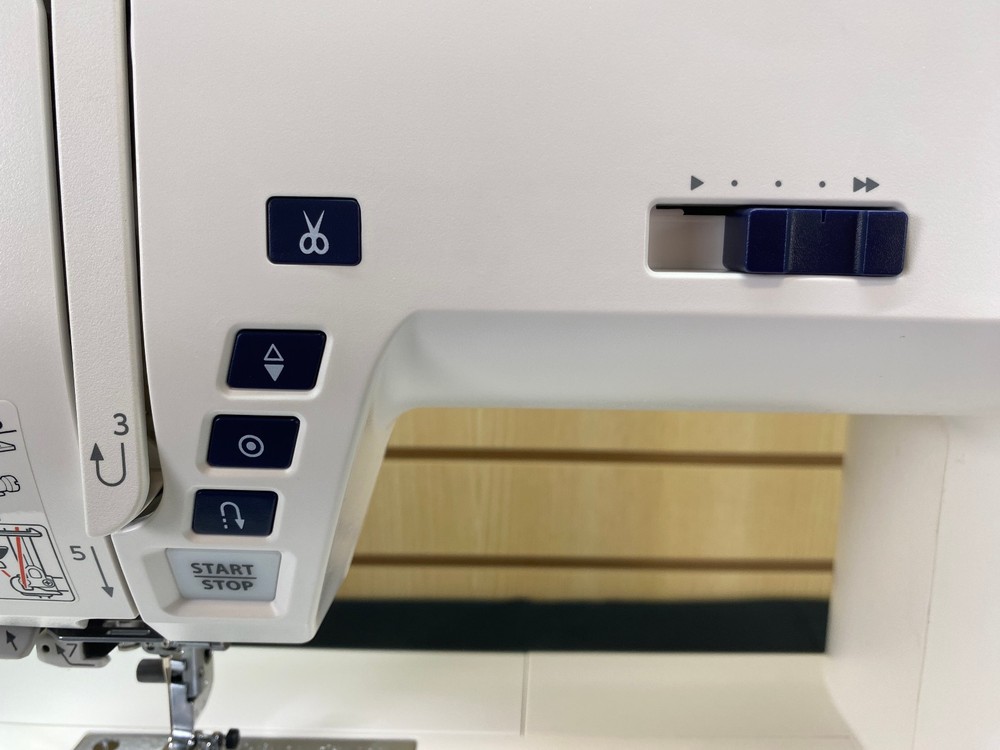 Janome Skyline S3 Anniversary Edition Computerized Sewing Machine - Pre-Owned ✅