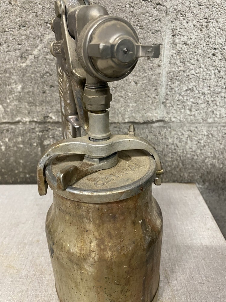 Binks 2100 Spray Gun with cup USA Used