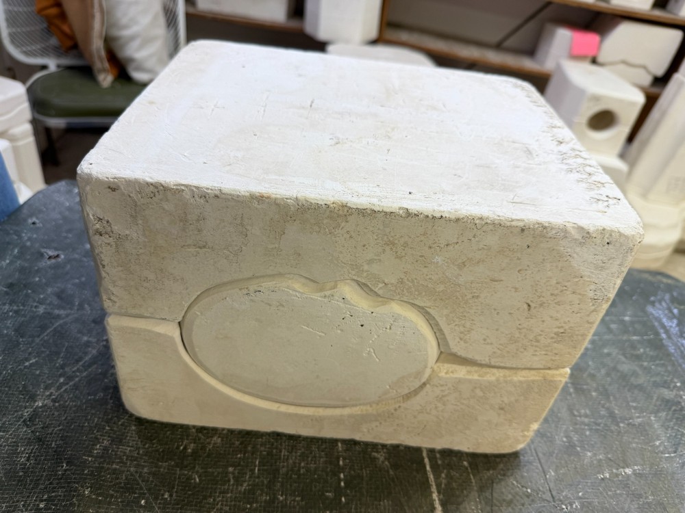 VINTAGE NO BRAND NAME CERAMIC MOLD #31 SHELL PLANTER