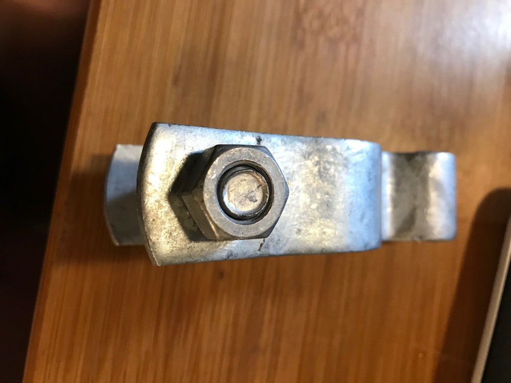 EIGHT 1-3/8" Galvanized Chain Link Female Strap Hinges