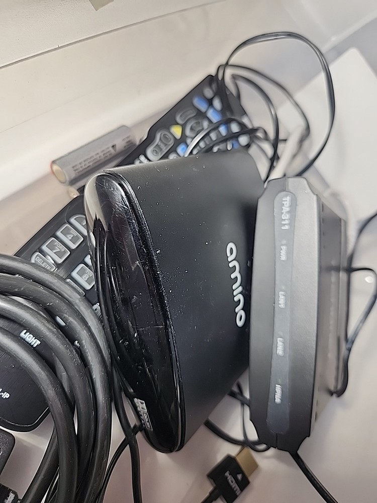 AMINO A140 DECODER ,FASTEST MODEL,HDMI OUTPUT + Trendnet + Remote Untested