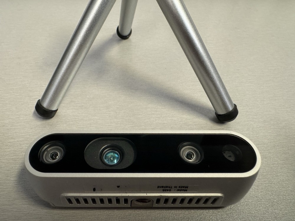 Intel D435 3D Depth Camera Structured Light USB Interface with Tripod No Cable