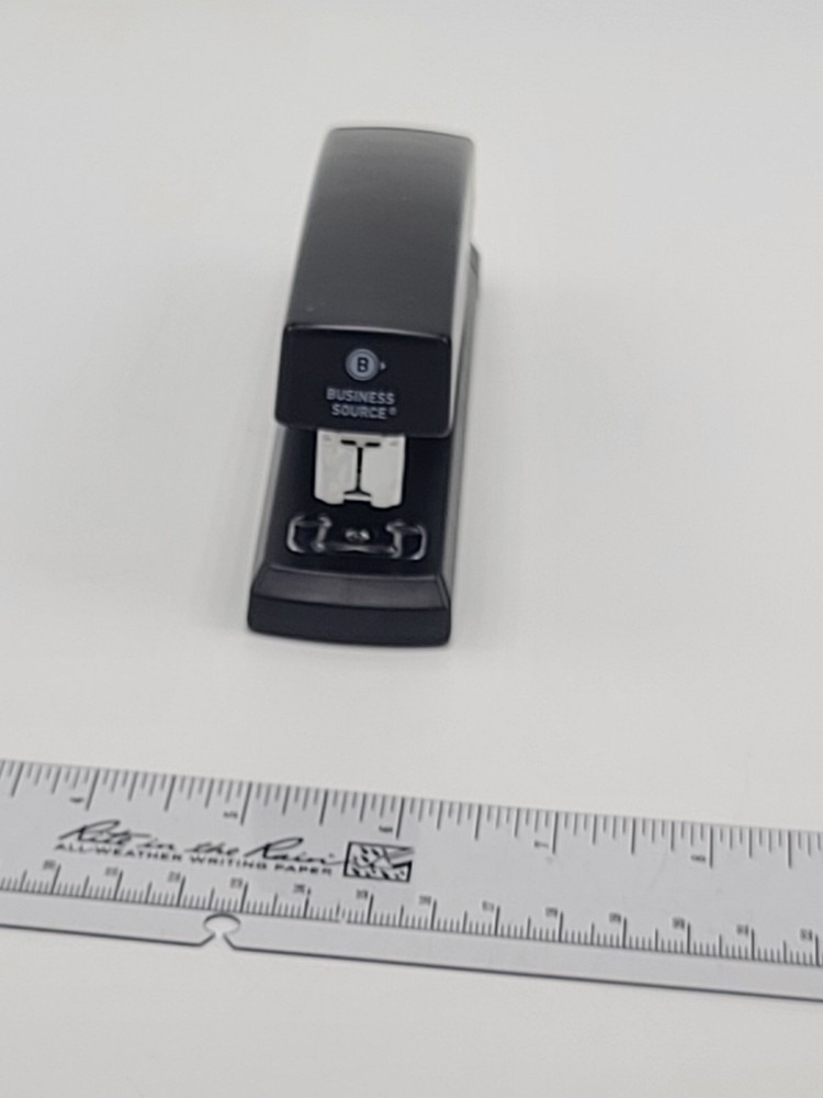 Business Source Full-Strip Desktop Stapler (20 Sheets)