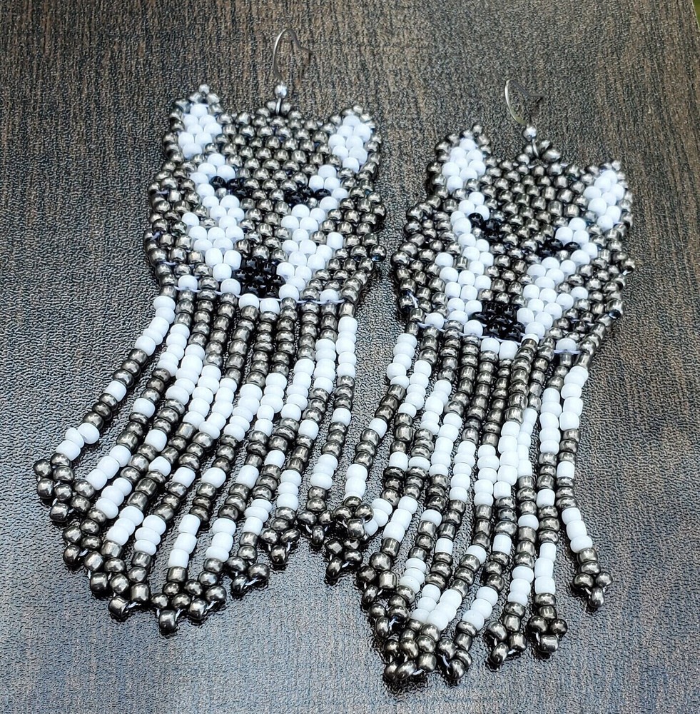 Wolf earrings-wildlife - wolf beaded earring-