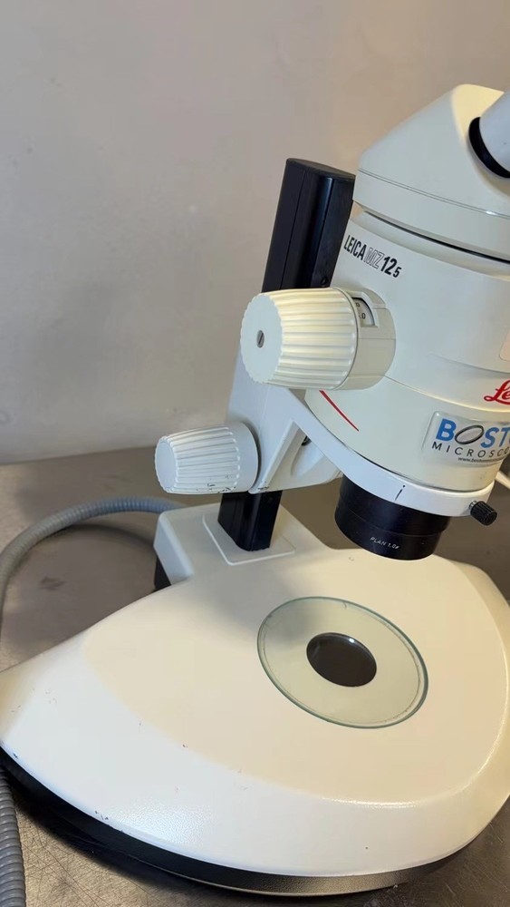 Leica MZ12.5 Zoom Stereo Microscope with MO-150 Light Source – PLAN 1X Objective