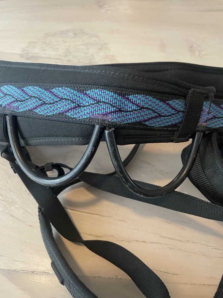 EUC Rei Adjustable Climbing Harness Sz M