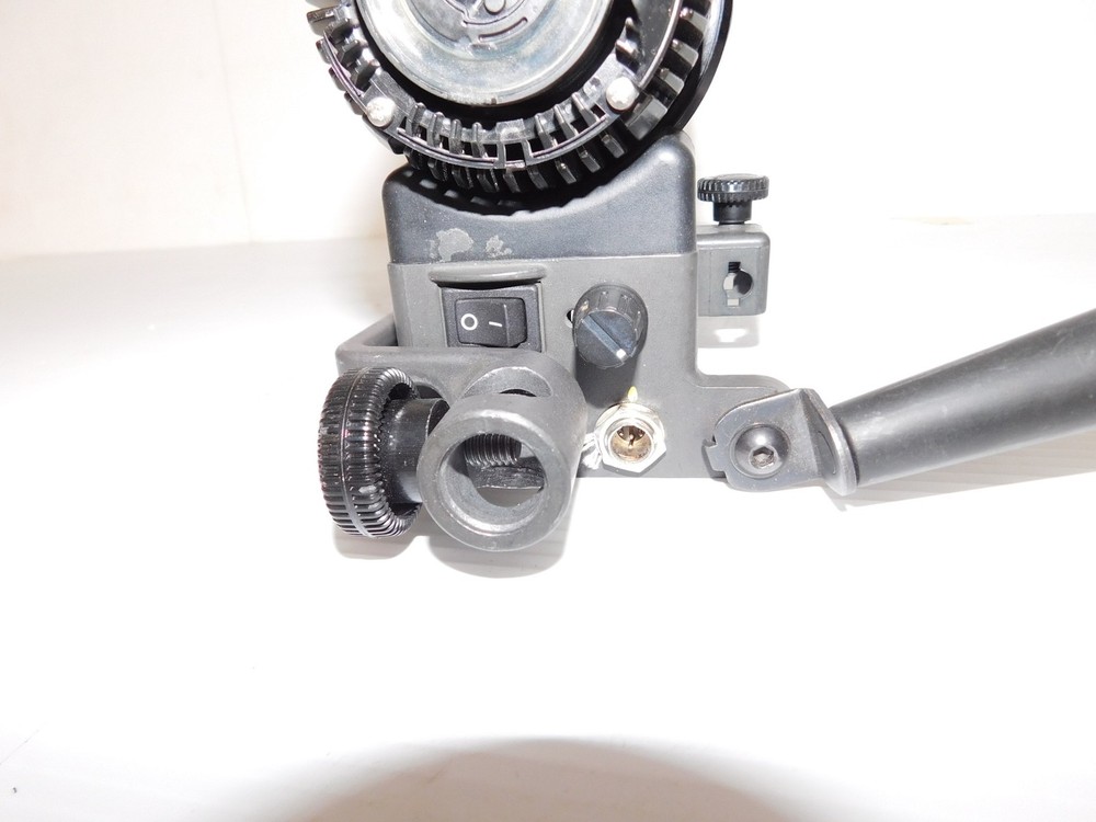 ^^ LOWEL PRO POWER LED DAYLIGHT (SLJ37)