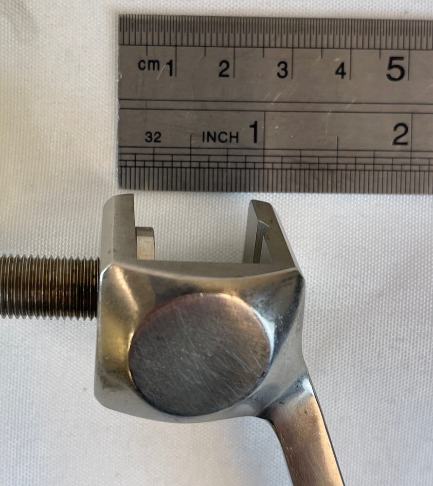 V. Mueller SU2952-11 Hand-Held Retractor Adapter for Universal Ring Retractor