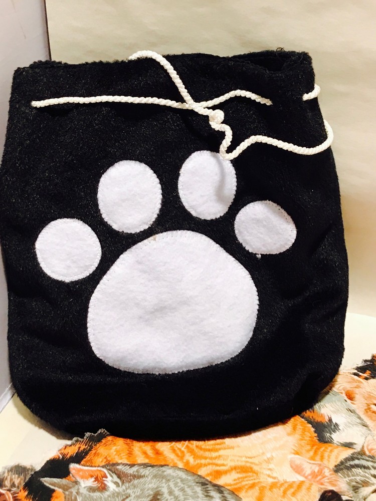 10 Piece Pet Cat Accessories & Bag