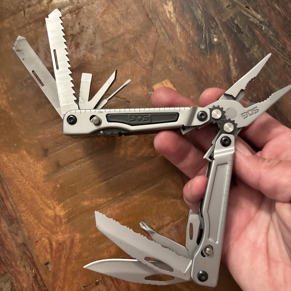 Retired SOG PowerPlay Knife Pliers Multi Tool