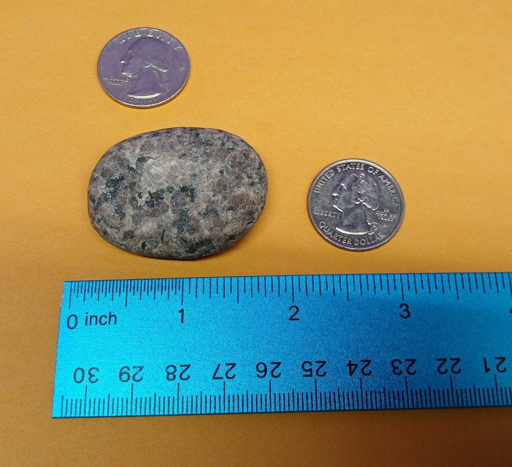 Fluorescent Sodalite ( Yooperlite ) 0.9 oz. A Nice Bright Yooperlite