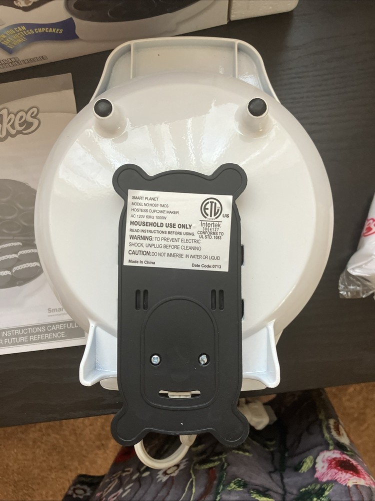 NIB Hostess Cup Cakes Maker Non Stick Baking Iron