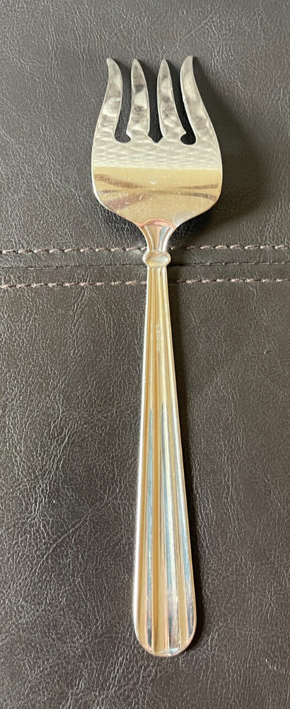 EUC Oneida Unity Serving / Meat Fork 8 5/8" Quality 18/10 Stainless