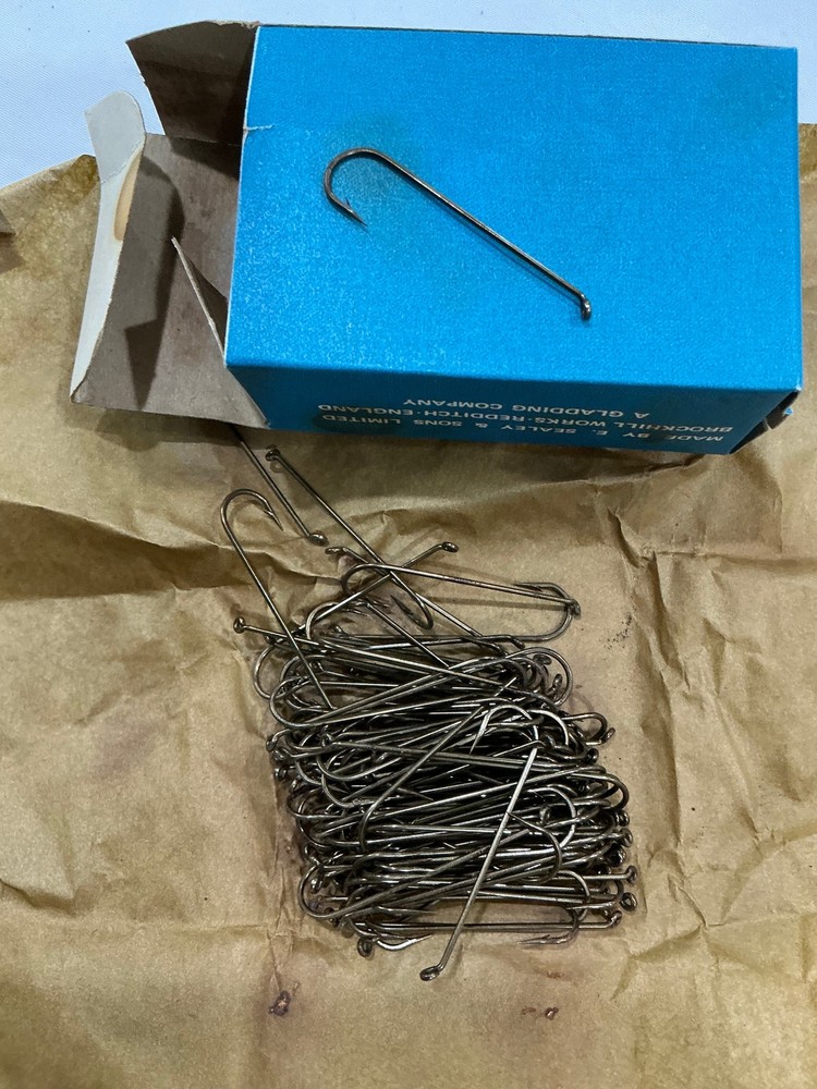 Vintage Edgar Sealey Sons Streamer Salmon hooks Redditch, Eng