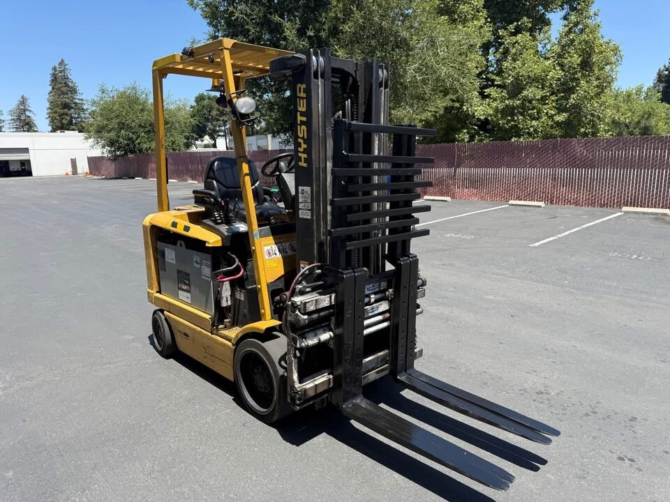 Hyster E60Z 6000LBS Forklift with CASCADE Multiple Load or Single-Double Pallet