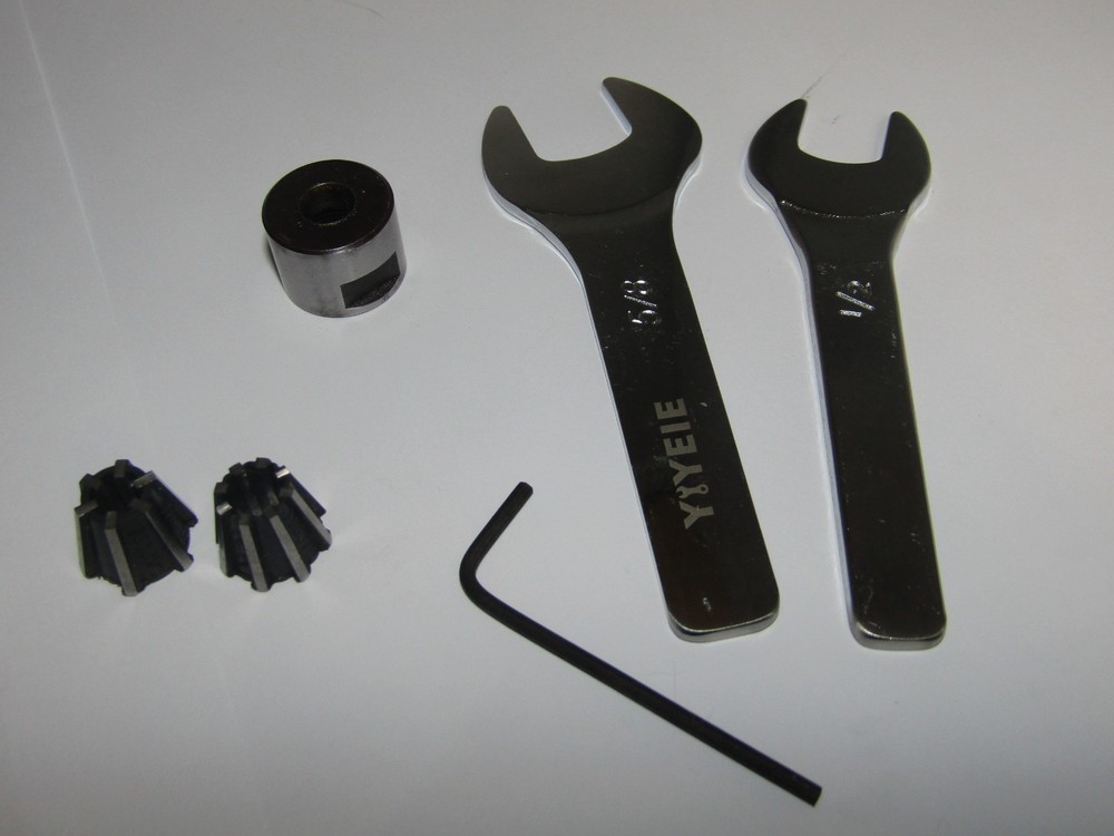 Tapmatic 30X Reversible Tapping Attachment, 1/2" Shank, 2 collets, Wrenches