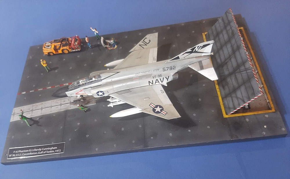 Carrier Deck diorama base 1/72 professional painted - ready for use