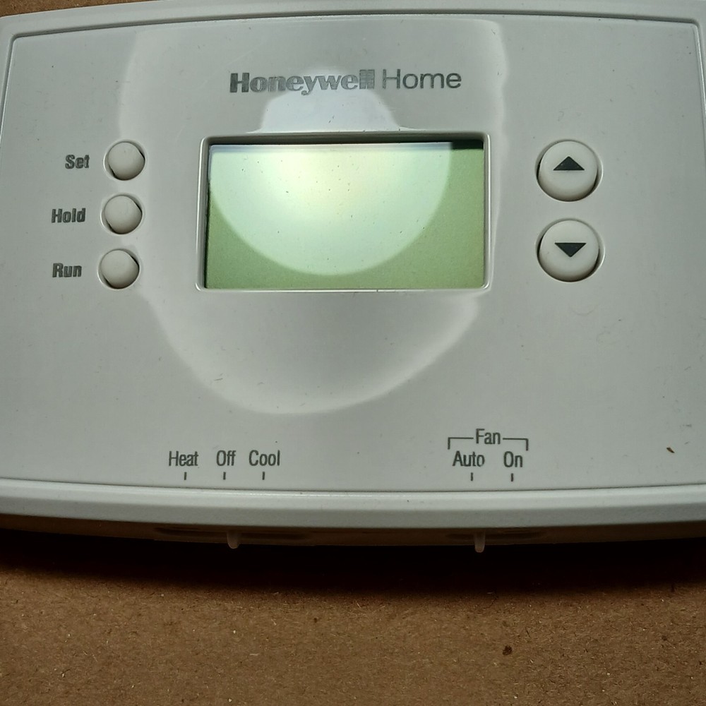 Honeywell Home RTH2300B Programmable Thermostat.