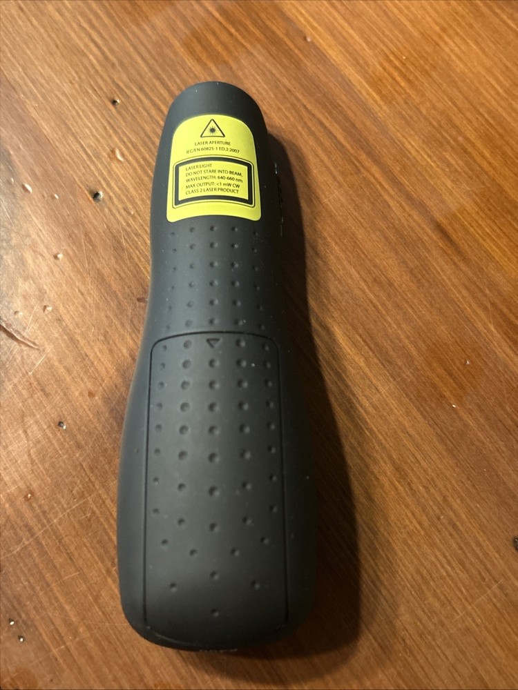 Logitech R400 Wireless Presenter USB Remote Control Black With Case ,