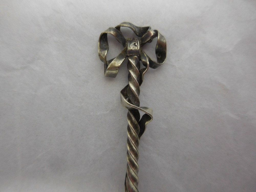 LEWISTON TWISTED HANDLE WITH RIBBON STERLING SILVER SOUVENIR FRUIT SPOON