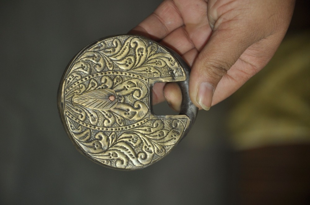 Vintage Iron Round Shape Brass Fitted Engraved Solid Handcrafted Padlock