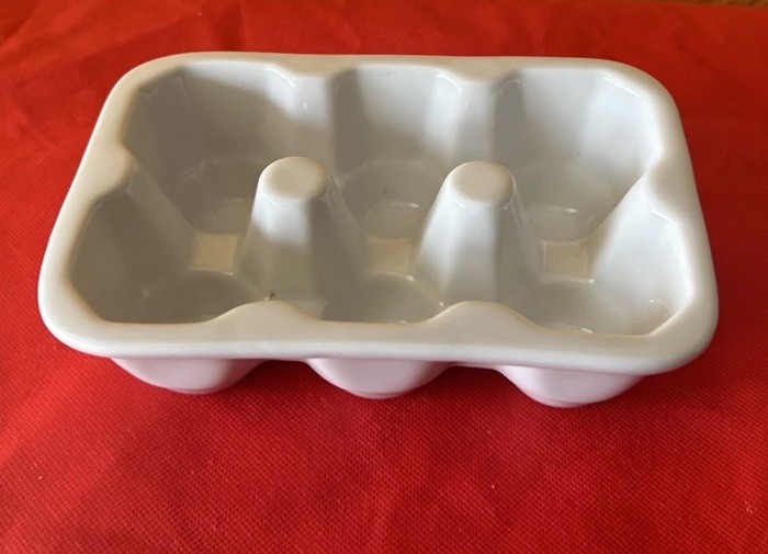 ceramic eggs Carton Holder 6 Eggs Fridge Storage Easter Farmhouse Decor + 6 Eggs