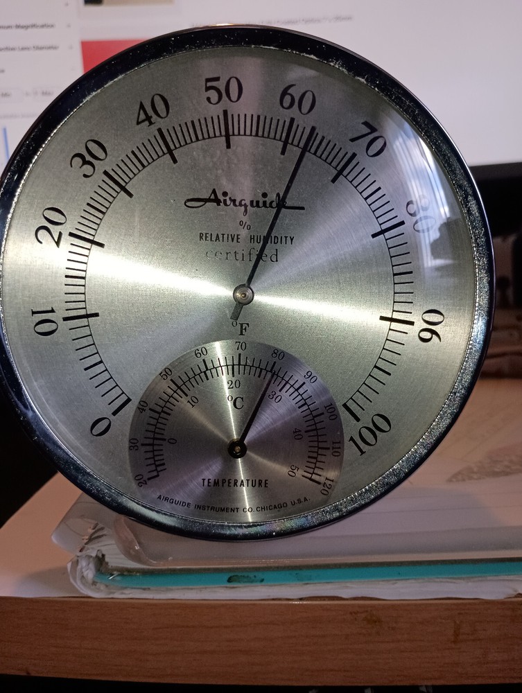 AIRGUIDE BAROMETER/TEMP GUAGE (OLD)MINT CONDITION