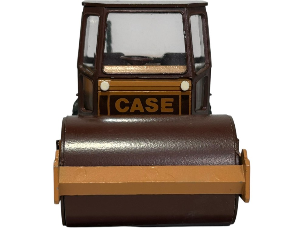 VTG Conrad Case 1102 Compactor 1:35 Scale Model 2703 West Germany