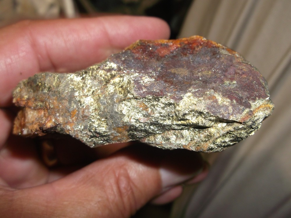 Gold, silver, copper, 315 grams samples ,ore high grade .