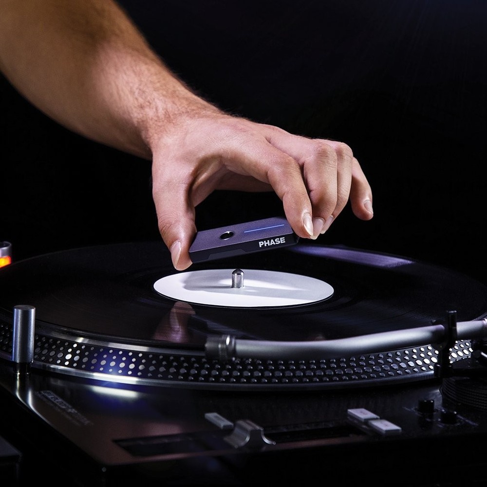 Phase PHASE-ESSENTIAL Wireless DJ Controller System for DVS (2 Remotes)