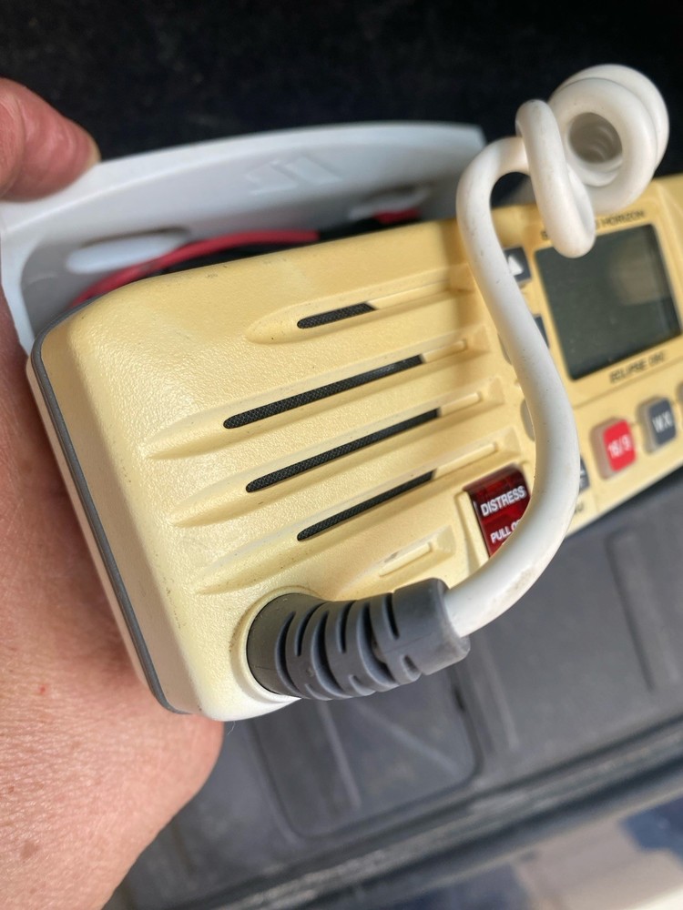 Standard Horizon ECLIPSE DSC Marine VHF GX1000s