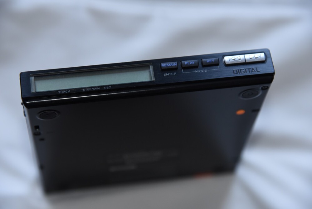 Sony D-10 Discman Personal CD Player Working