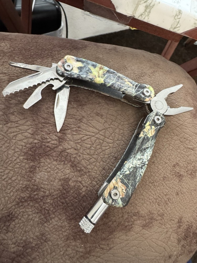 Folding Multi-Tool Knife Plier