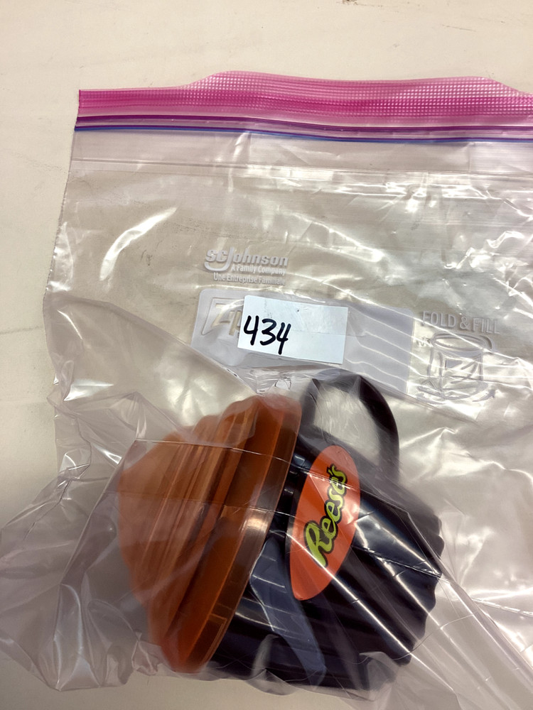 Evri Plastic Reese's Cup With Lid Snack Nuts Candy Cupcake