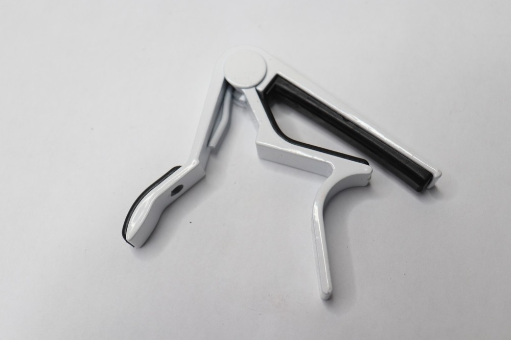 Single-Handed Guitar Capo Quick Change White