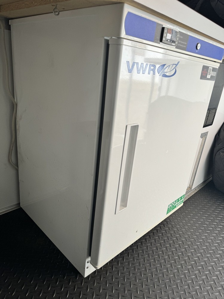 VWR Undercounter Freezer Laboratory Use 4.2cu.ft 1 Solid Swing Door