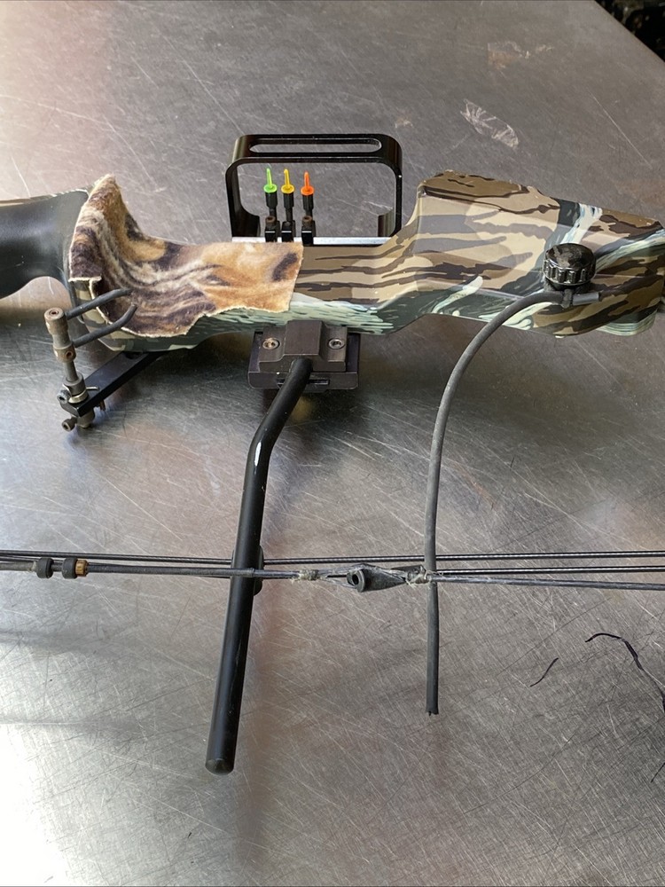 Golden Eagle Carbon Hawk System Compound Bow 38” RH