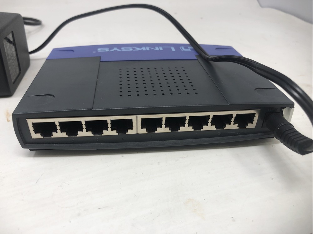 LINKSYS ETHERFAST 10/100 8-PORT WORKGROUP SWITCH EZXS88W - PREOWNED