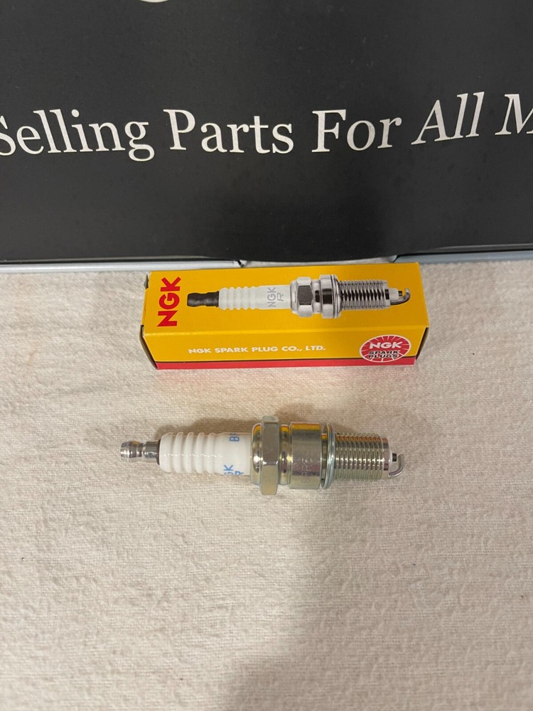 NGK Spark Plug BPR5ES 7734 NOS Part