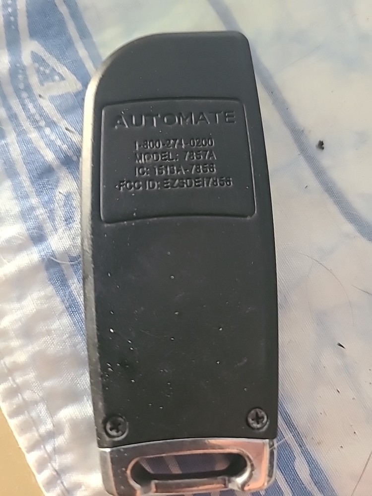 Automate 7857A 2-Way LED Remote Control With USB Charger