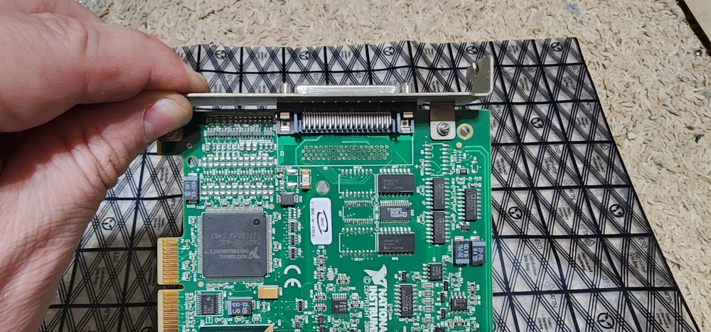 National Instruments - NI PCI-6220 - Untested