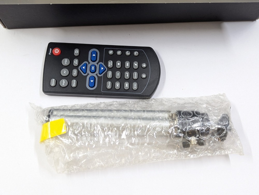 FAVI Mini LED Projector Business Edition