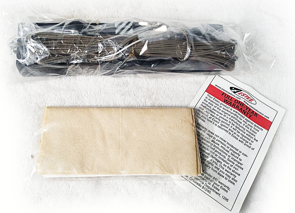 Vintage Estes Range Box Rocket Set 2 Rockets 2 Launch Pads Controller NO ENGINES