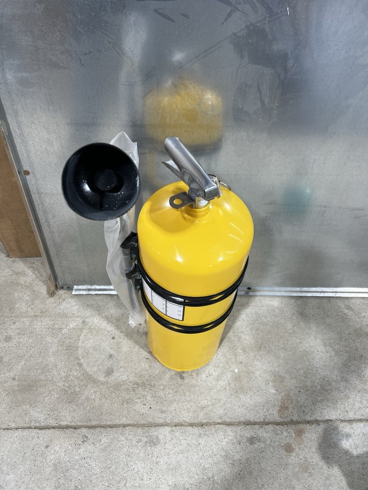 Amerex B570 Class D Sodium Chloride Fire Extinguisher - 30 lb Read Description