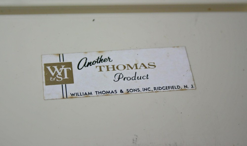 Vintage William Thomas & Sons Sewing Box With Thread Holder 1960’s