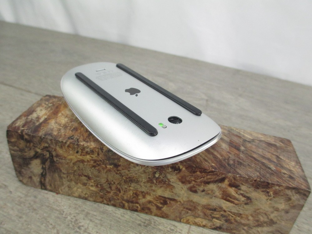 Genuine Apple A1296 /A1657 3VDC Magic Mouse Wireless Bluetooth Tested