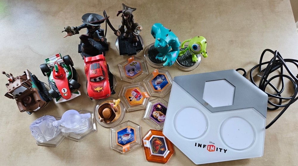 Disney Infinity Lot Game Figures Bundle