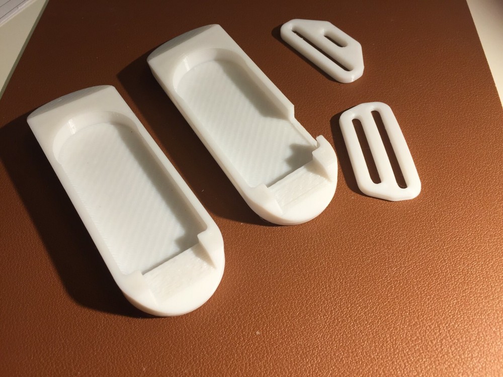 White Deluxe Audio Strap (DAS) on Oculus Quest 2 Adapter Kit with Magic Tape